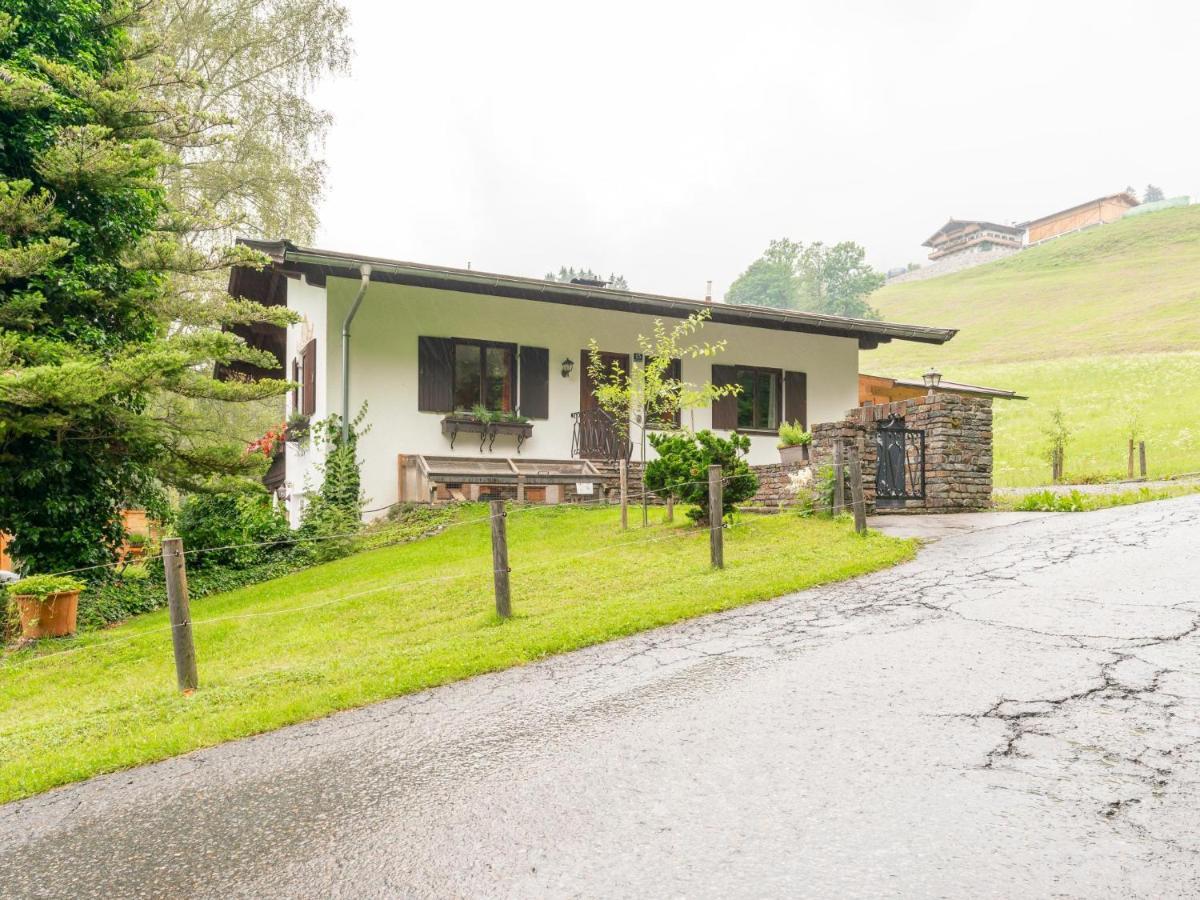 Katharina Apartment Brixen im Thale Luaran gambar